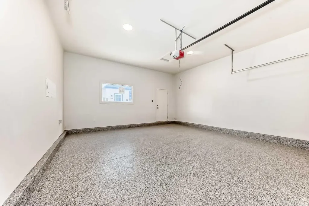 2032 52 Avenue SW Calgary AB T3E 1K1