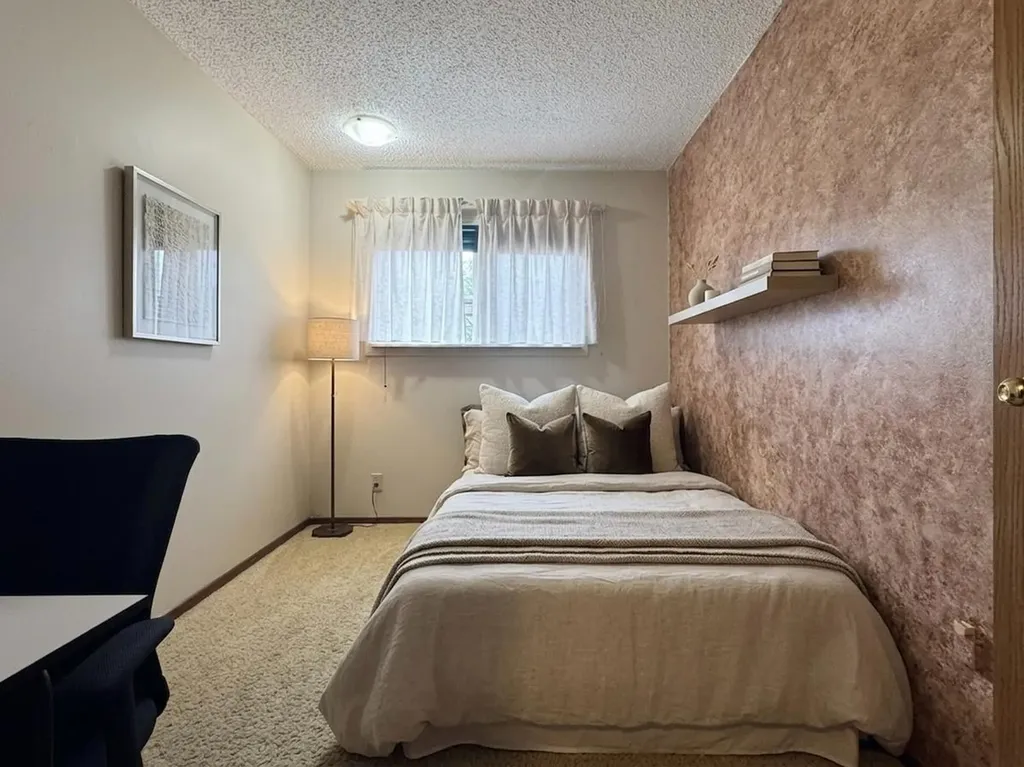 42 Selkirk Road W Lethbridge AB T1K 4N6