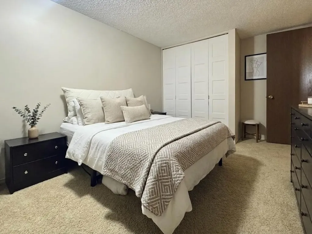 42 Selkirk Road W Lethbridge AB T1K 4N6