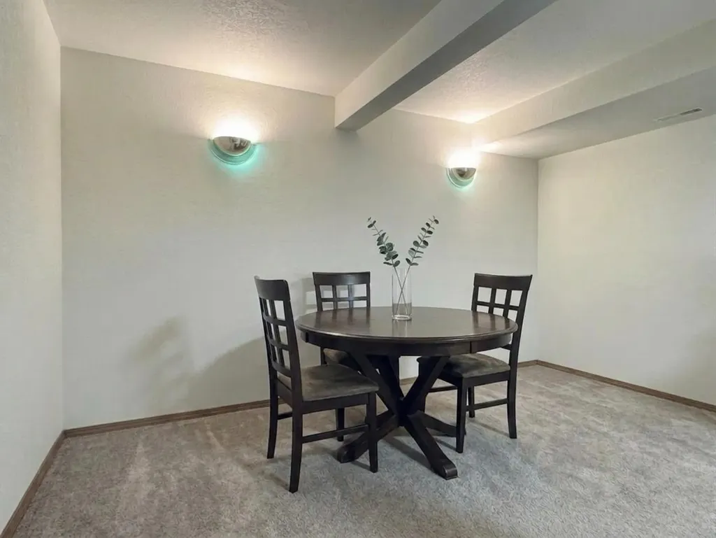 42 Selkirk Road W Lethbridge AB T1K 4N6