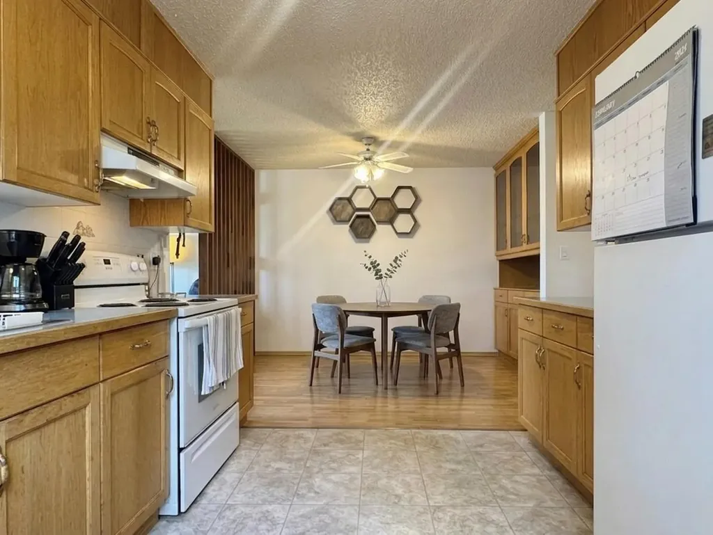 42 Selkirk Road W Lethbridge AB T1K 4N6