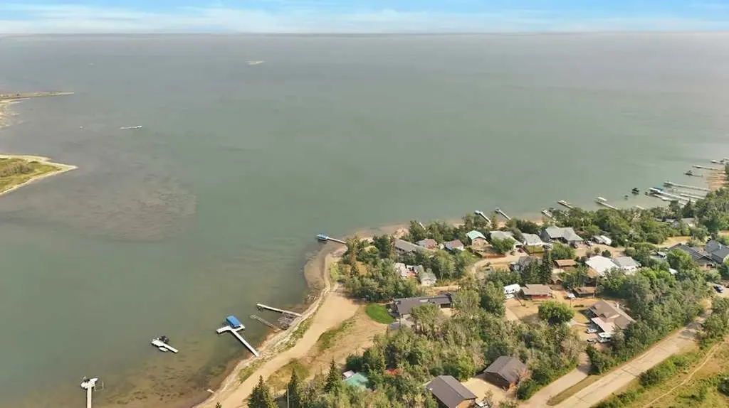 34 Beach Street E Rochon Sands AB T0C 3B0