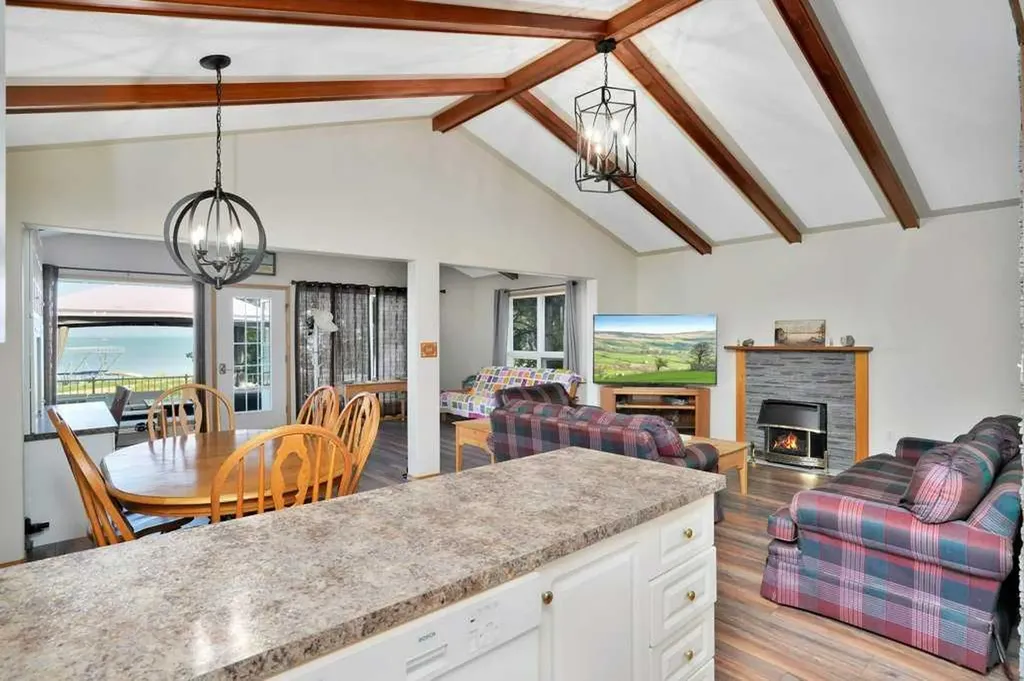 34 Beach Street E Rochon Sands AB T0C 3B0