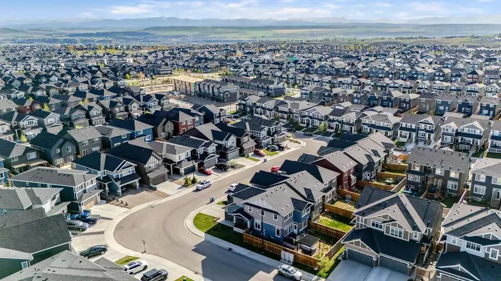 29 Sundown Close Cochrane AB T4C 1E6