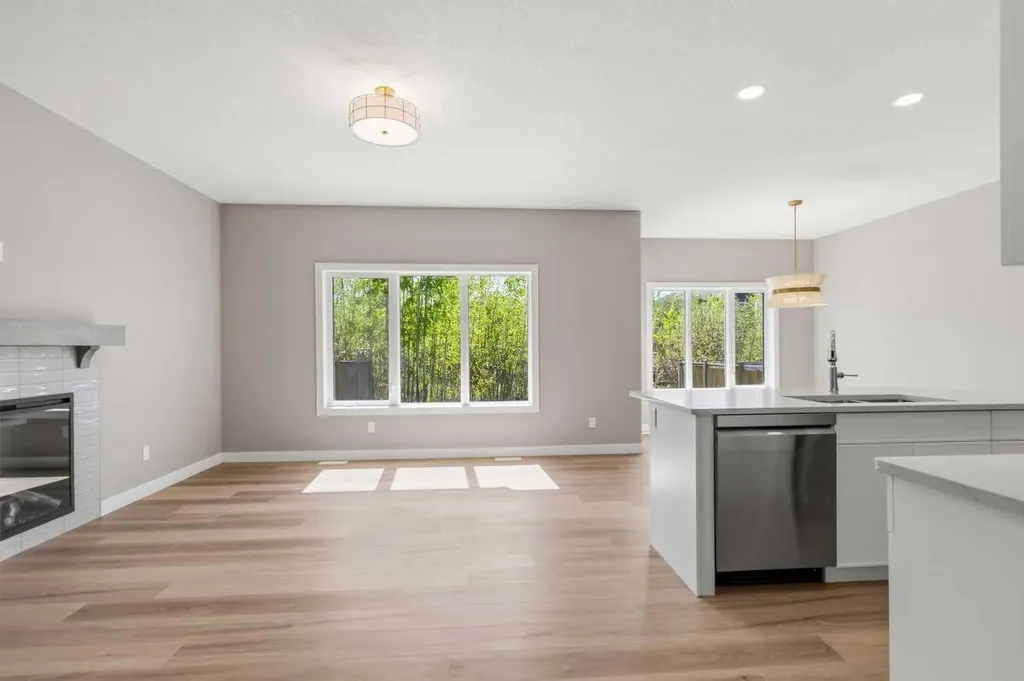 241 Warren Way Fort Mcmurray AB T9H5H9