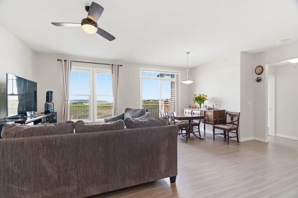 207 Sunset Drive Cochrane AB T4C0H8