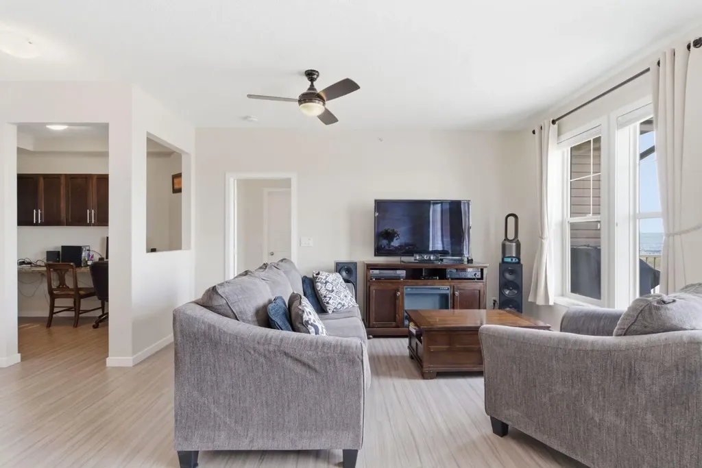 207 Sunset Drive Cochrane AB T4C0H8