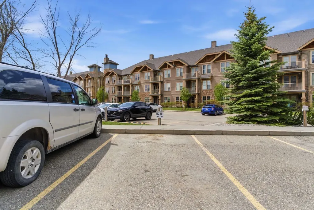 207 Sunset Drive Cochrane AB T4C0H8