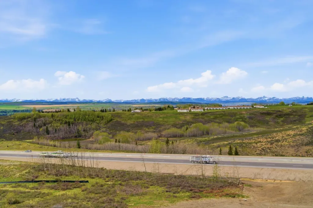 207 Sunset Drive Cochrane AB T4C0H8