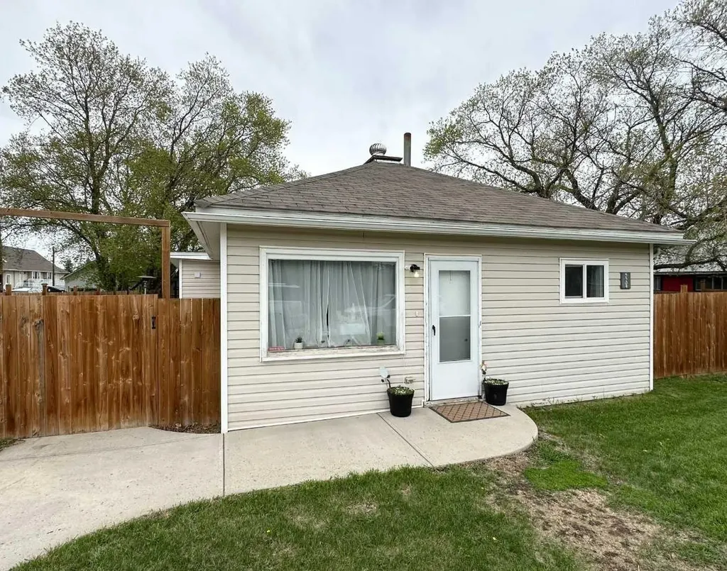 5304 46 Avenue Vermilion AB T9X 1X8