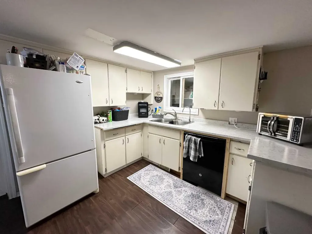 5304 46 Avenue Vermilion AB T9X 1X8