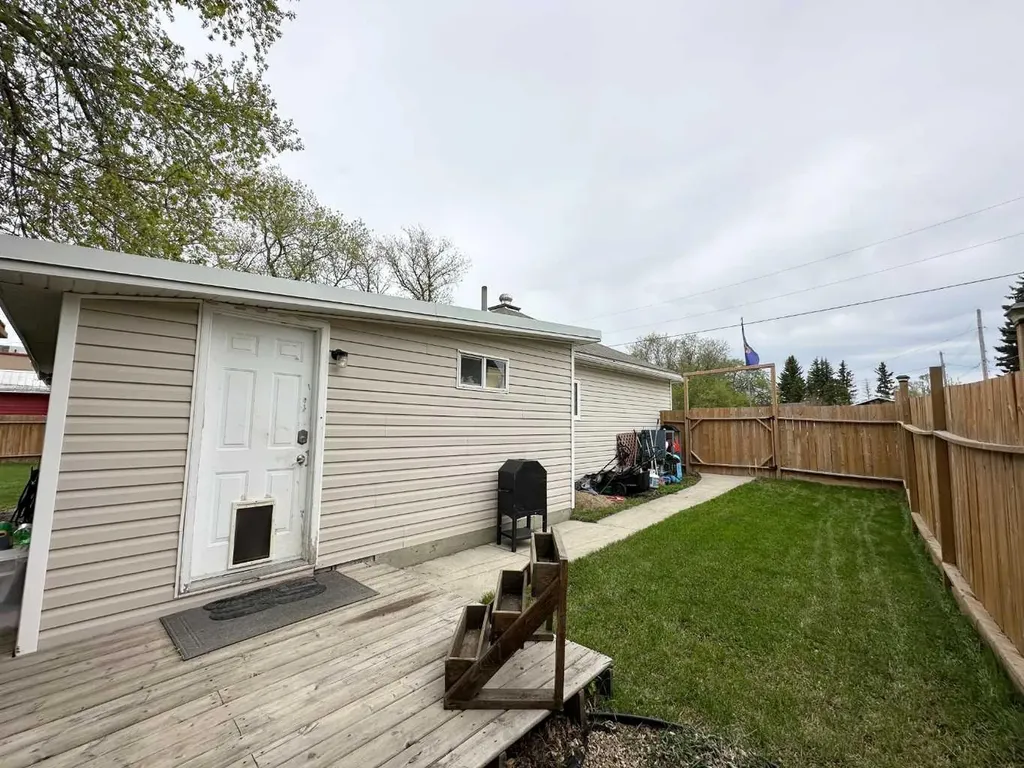 5304 46 Avenue Vermilion AB T9X 1X8