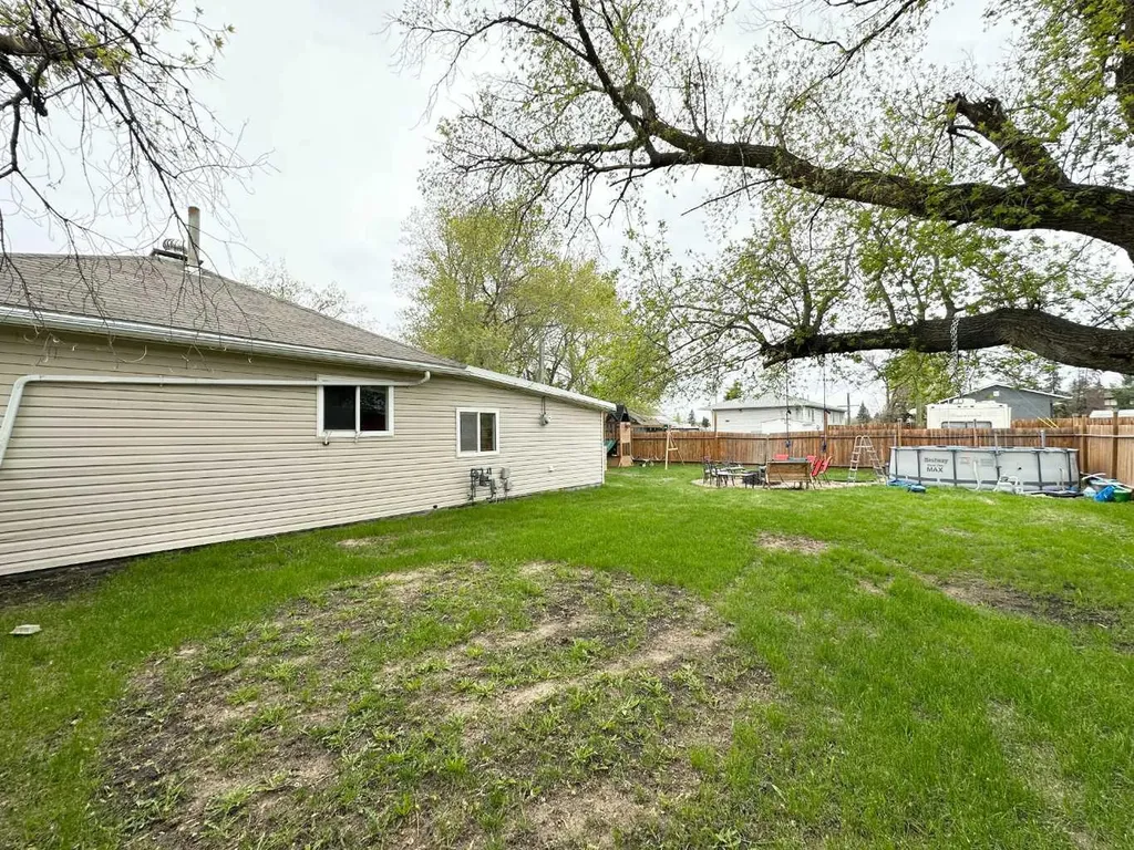 5304 46 Avenue Vermilion AB T9X 1X8