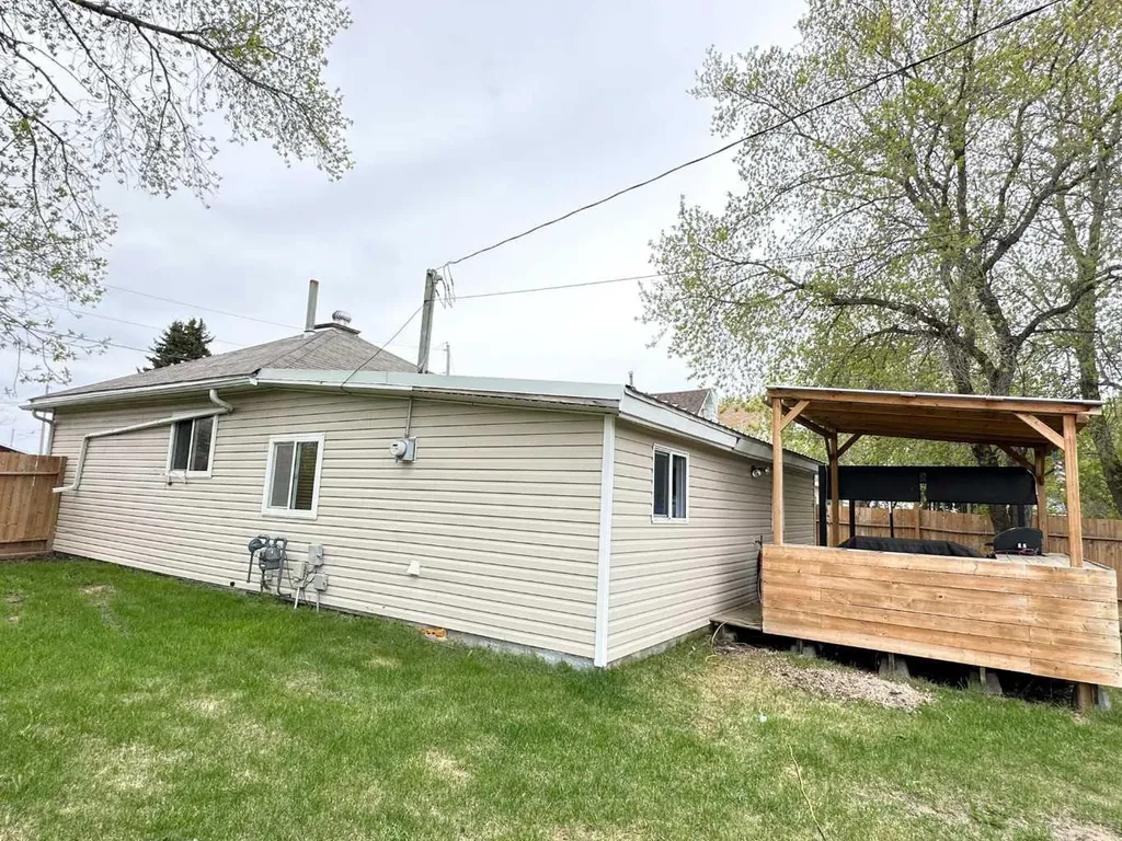 5304 46 Avenue Vermilion AB T9X 1X8