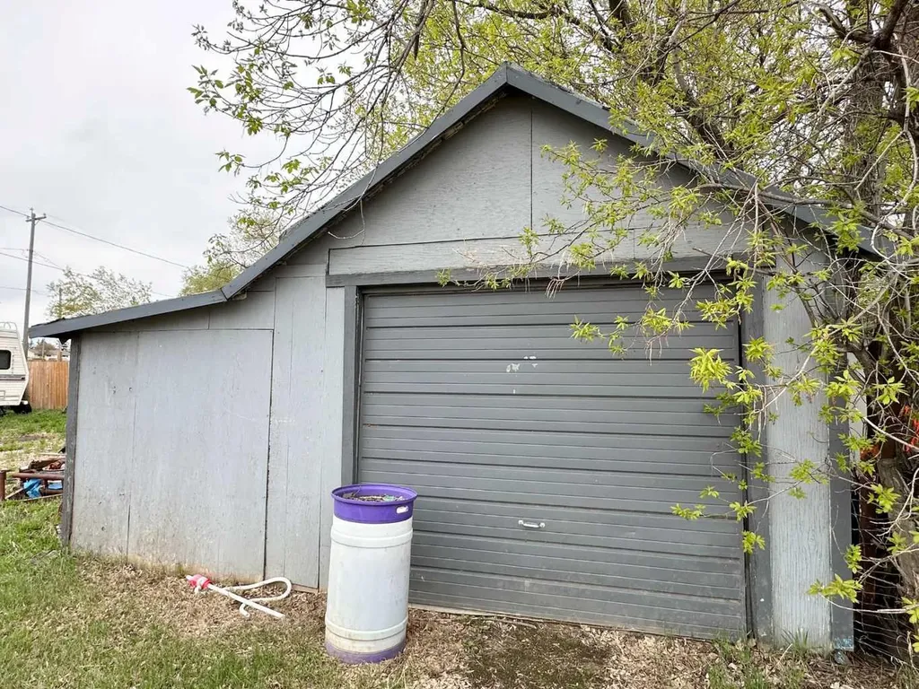 5304 46 Avenue Vermilion AB T9X 1X8