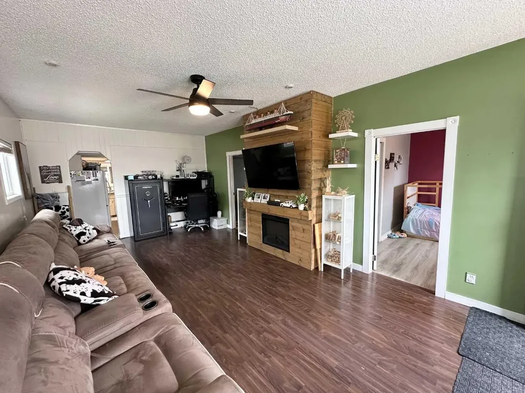 5304 46 Avenue Vermilion AB T9X 1X8