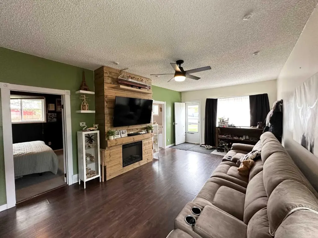 5304 46 Avenue Vermilion AB T9X 1X8
