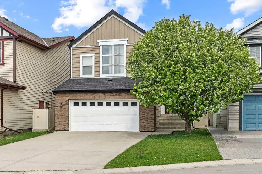 137 Copperleaf Bay SE Calgary AB T2Z0J2