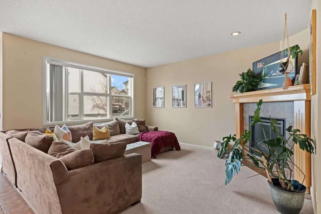 137 Copperleaf Bay SE Calgary AB T2Z0J2