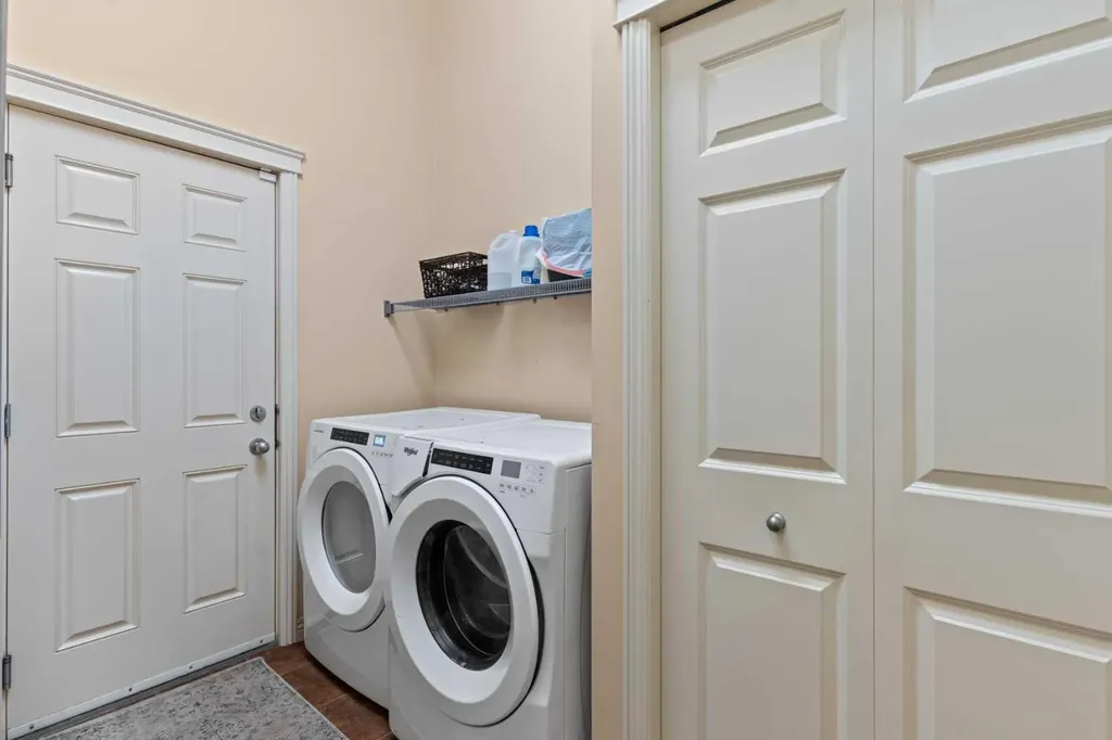 137 Copperleaf Bay SE Calgary AB T2Z0J2