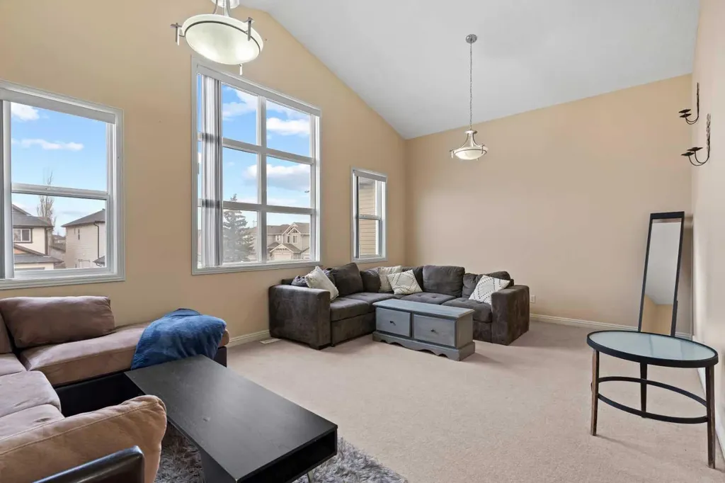 137 Copperleaf Bay SE Calgary AB T2Z0J2