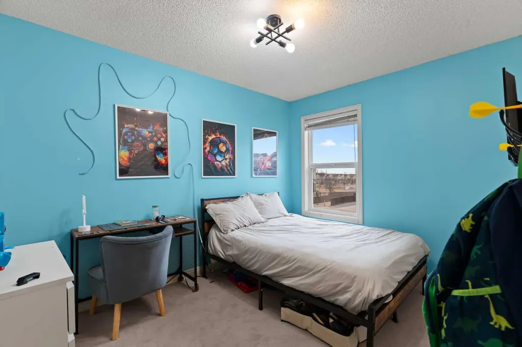 137 Copperleaf Bay SE Calgary AB T2Z0J2