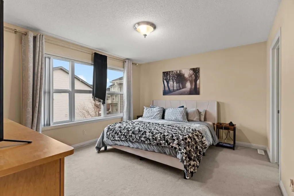 137 Copperleaf Bay SE Calgary AB T2Z0J2