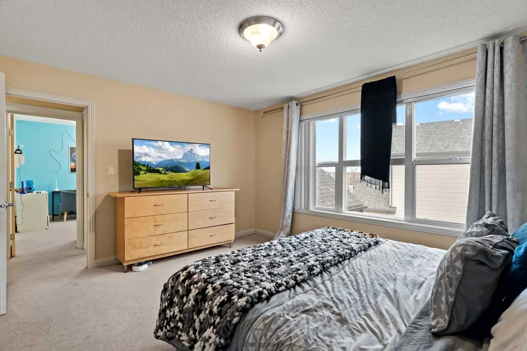 137 Copperleaf Bay SE Calgary AB T2Z0J2