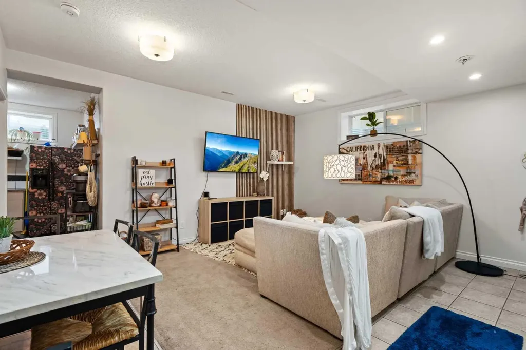 137 Copperleaf Bay SE Calgary AB T2Z0J2