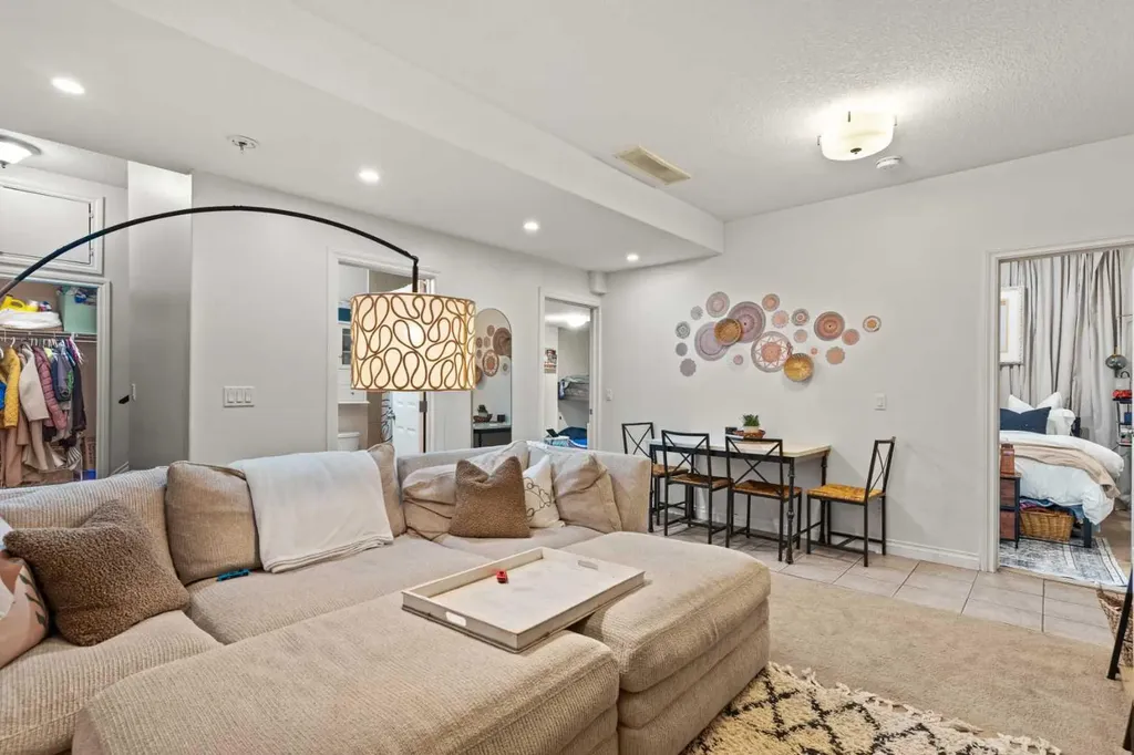 137 Copperleaf Bay SE Calgary AB T2Z0J2