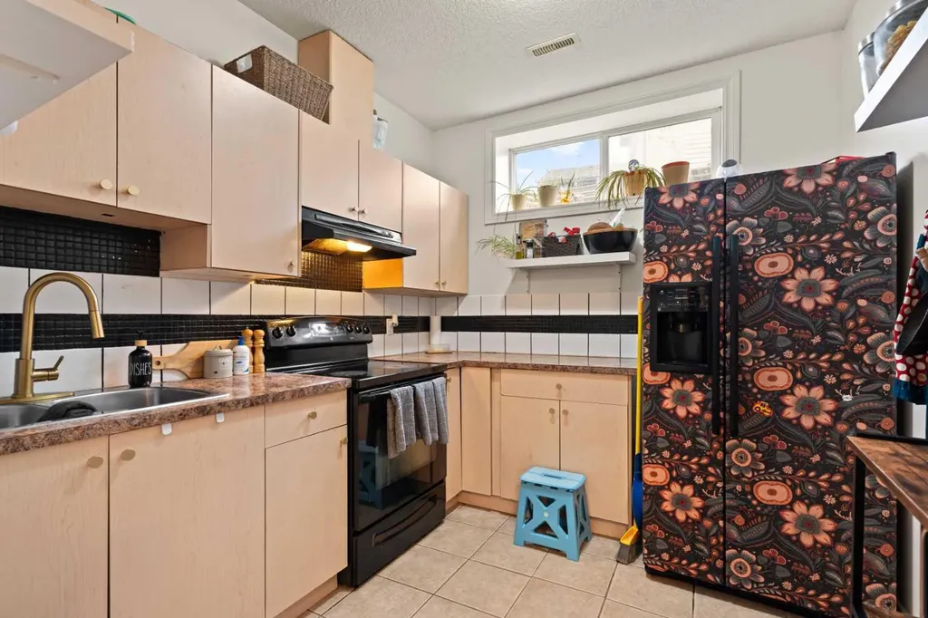 137 Copperleaf Bay SE Calgary AB T2Z0J2
