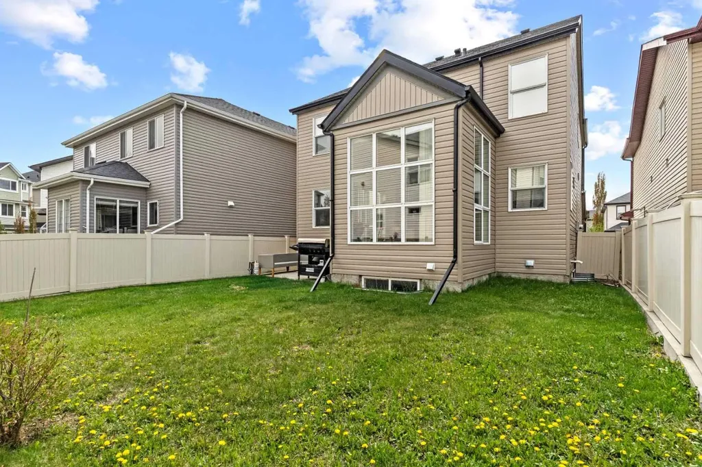 137 Copperleaf Bay SE Calgary AB T2Z0J2