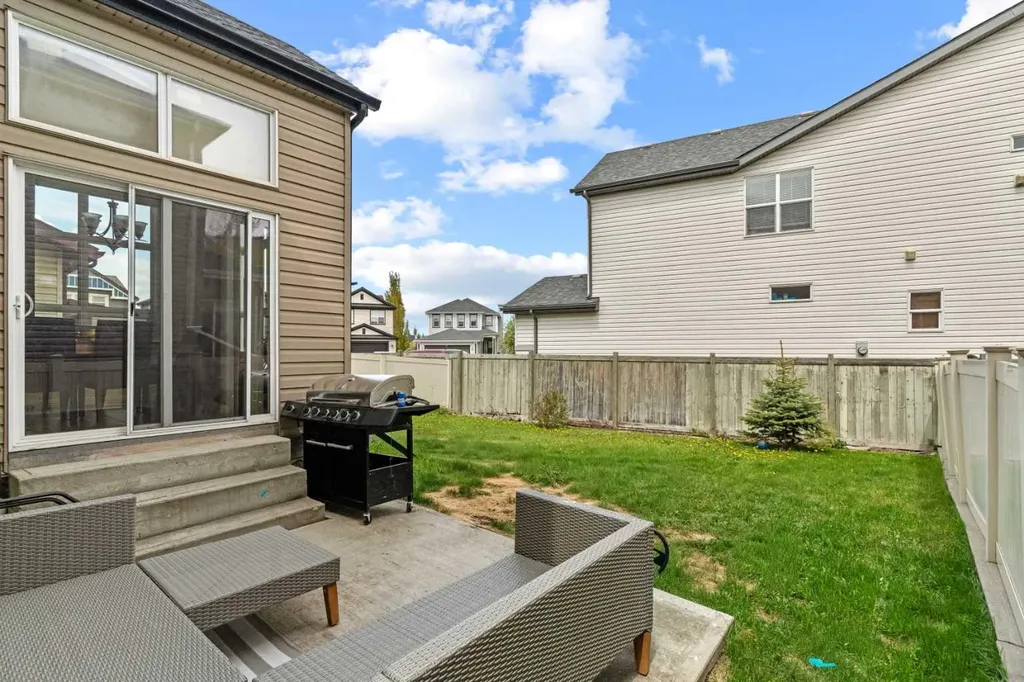 137 Copperleaf Bay SE Calgary AB T2Z0J2
