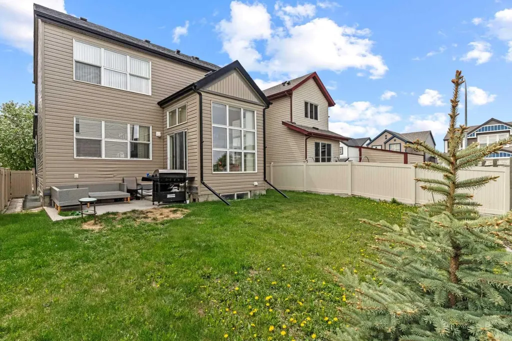 137 Copperleaf Bay SE Calgary AB T2Z0J2