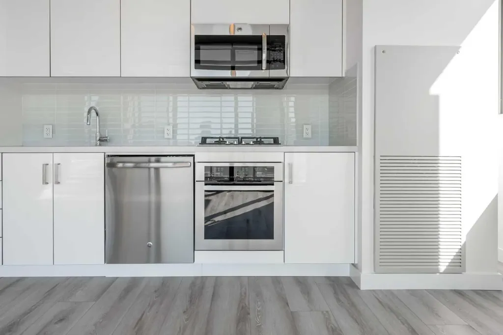 1010 6 Street SW Calgary AB T2R 1B4