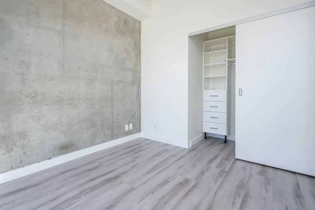 1010 6 Street SW Calgary AB T2R 1B4