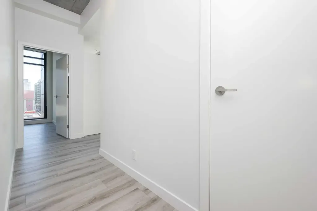 1010 6 Street SW Calgary AB T2R 1B4