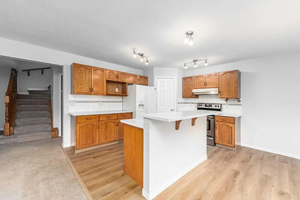 286 Martha's Manor NE Calgary AB T3J4Y6