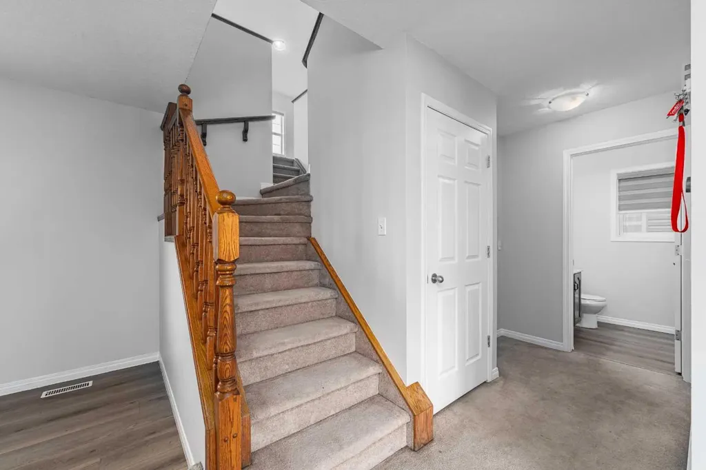 286 Martha's Manor NE Calgary AB T3J4Y6