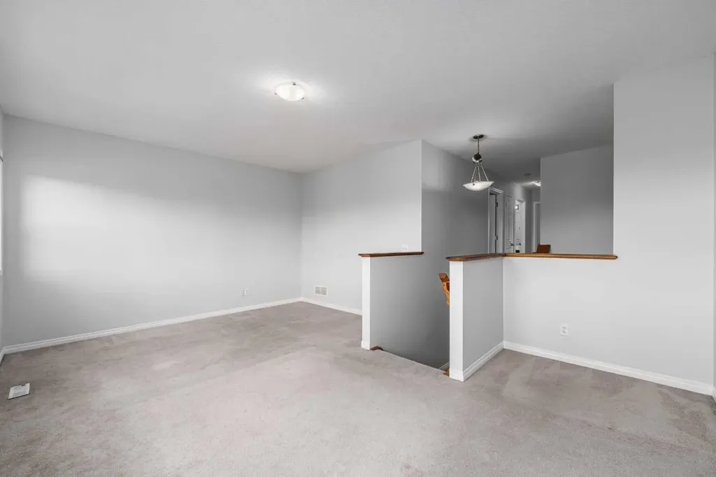 286 Martha's Manor NE Calgary AB T3J4Y6