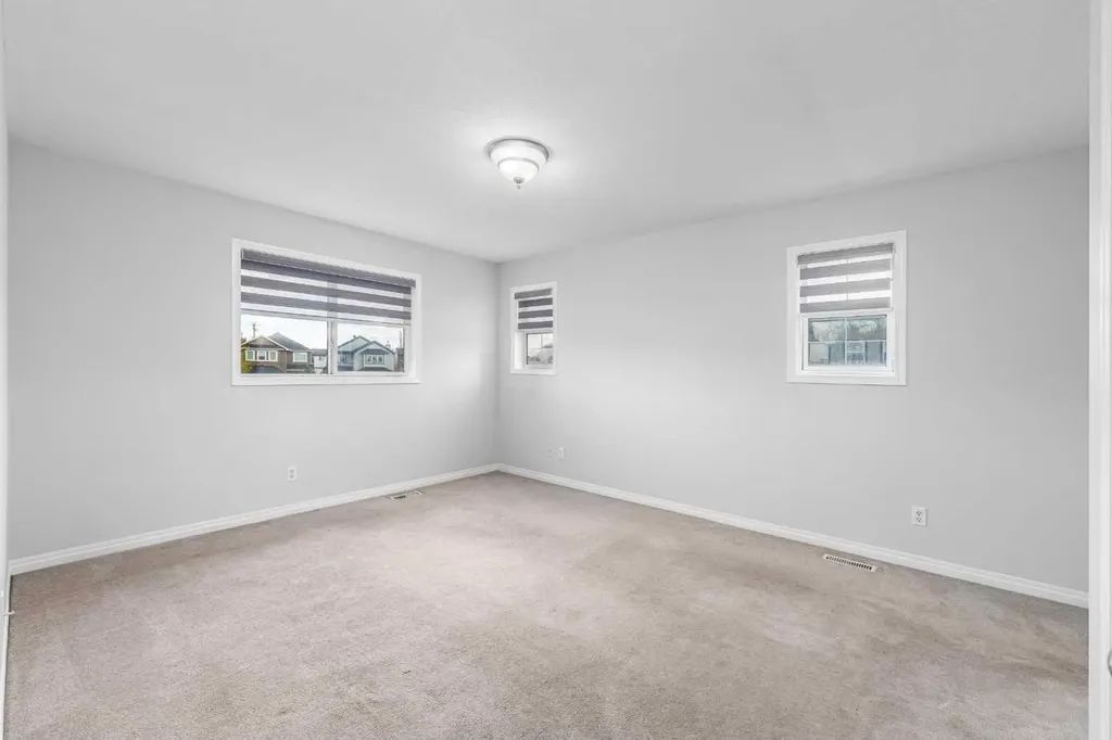 286 Martha's Manor NE Calgary AB T3J4Y6