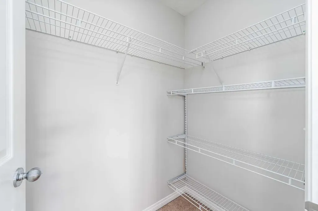 286 Martha's Manor NE Calgary AB T3J4Y6