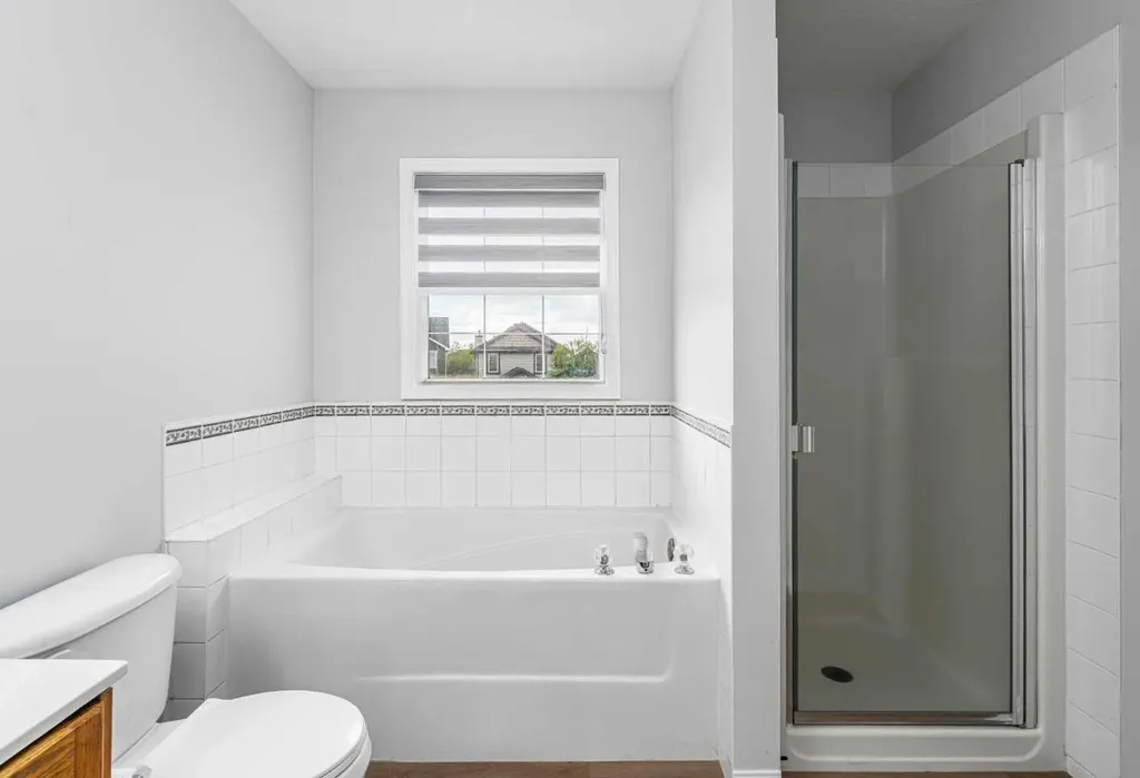 286 Martha's Manor NE Calgary AB T3J4Y6