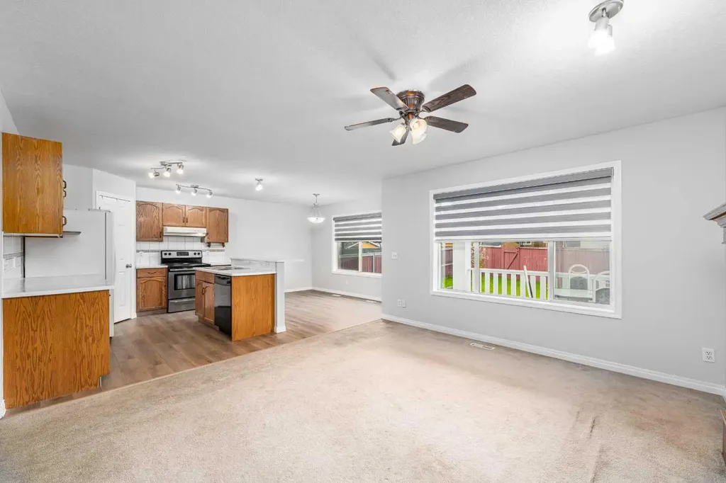 286 Martha's Manor NE Calgary AB T3J4Y6