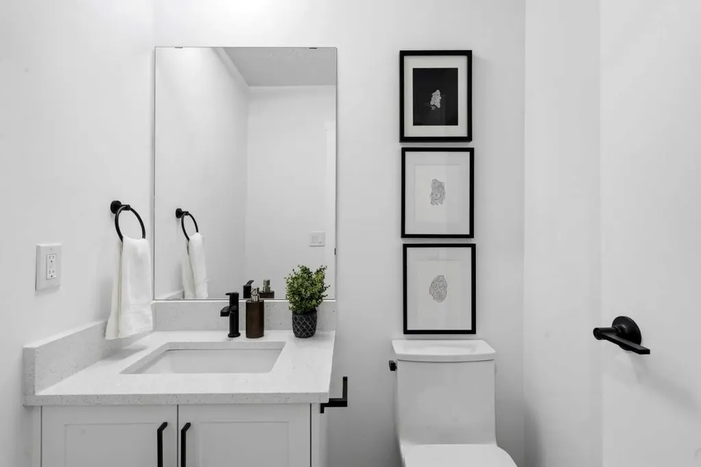 20 Point Mckay Court NW Calgary AB T3B 5B7