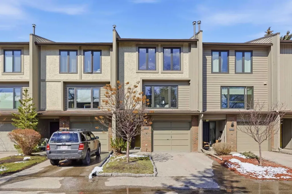 20 Point Mckay Court NW Calgary AB T3B 5B7