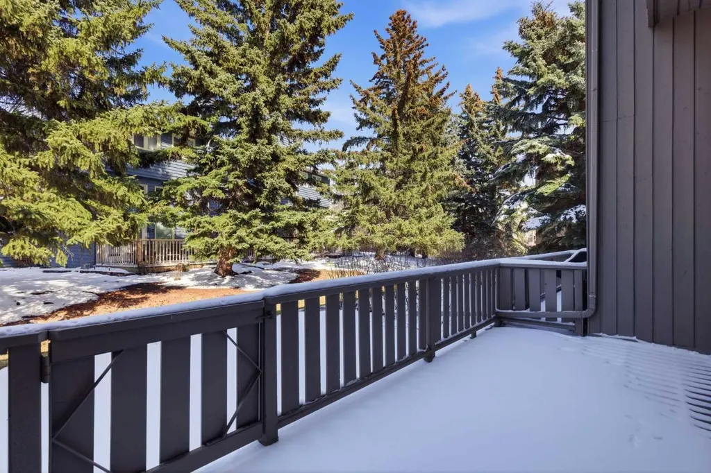 20 Point Mckay Court NW Calgary AB T3B 5B7
