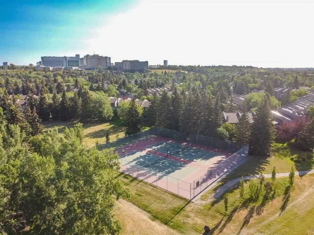 20 Point Mckay Court NW Calgary AB T3B 5B7