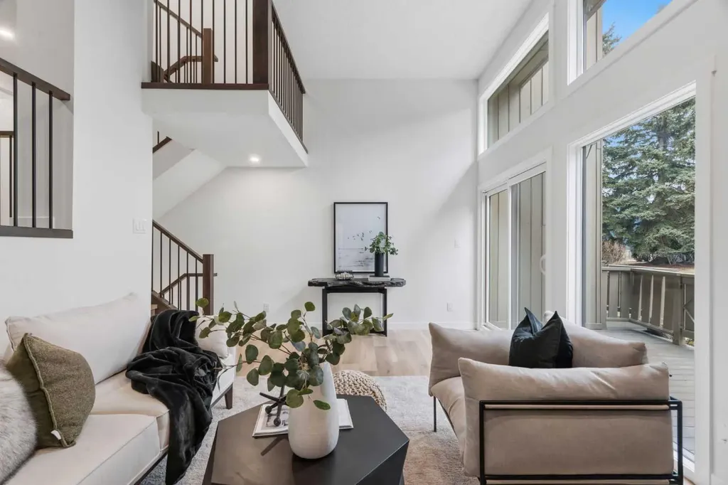 20 Point Mckay Court NW Calgary AB T3B 5B7