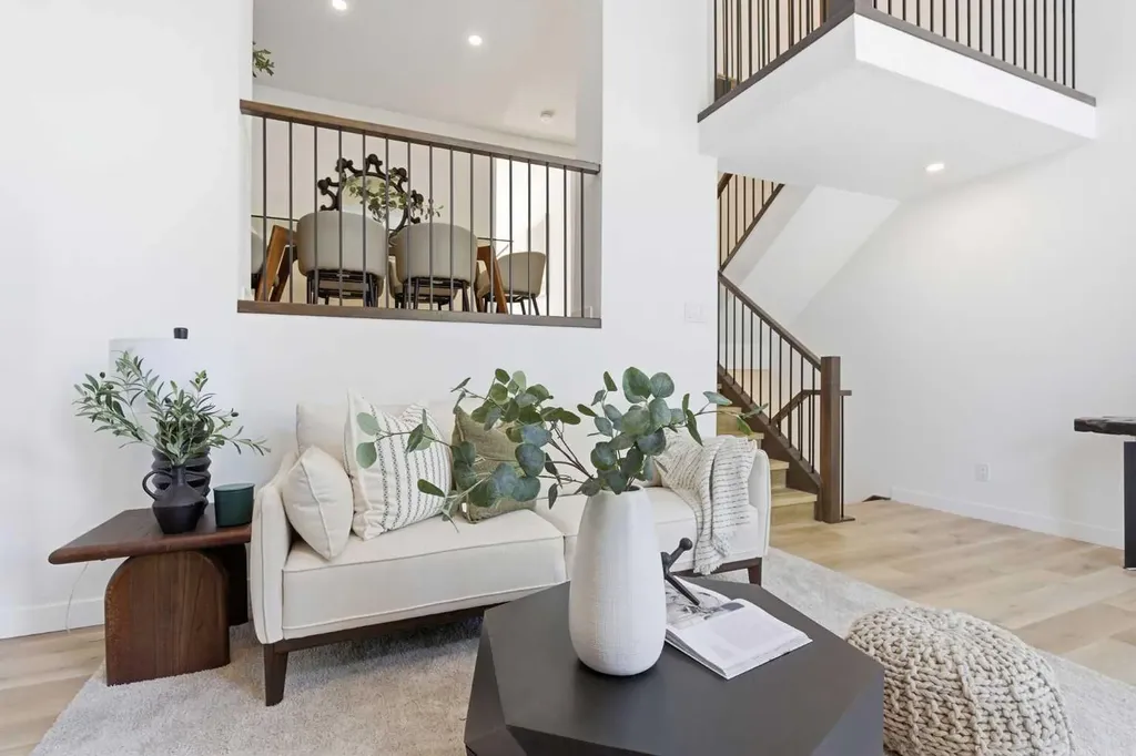 20 Point Mckay Court NW Calgary AB T3B 5B7